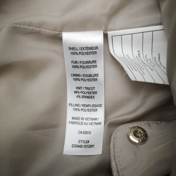 Ricki's Ladies Size Small Zipper & Snap Closure Winter Puffy Coat with Hood - Picture 9 of 15